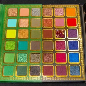 Vibrant Eyeshadow Palette by